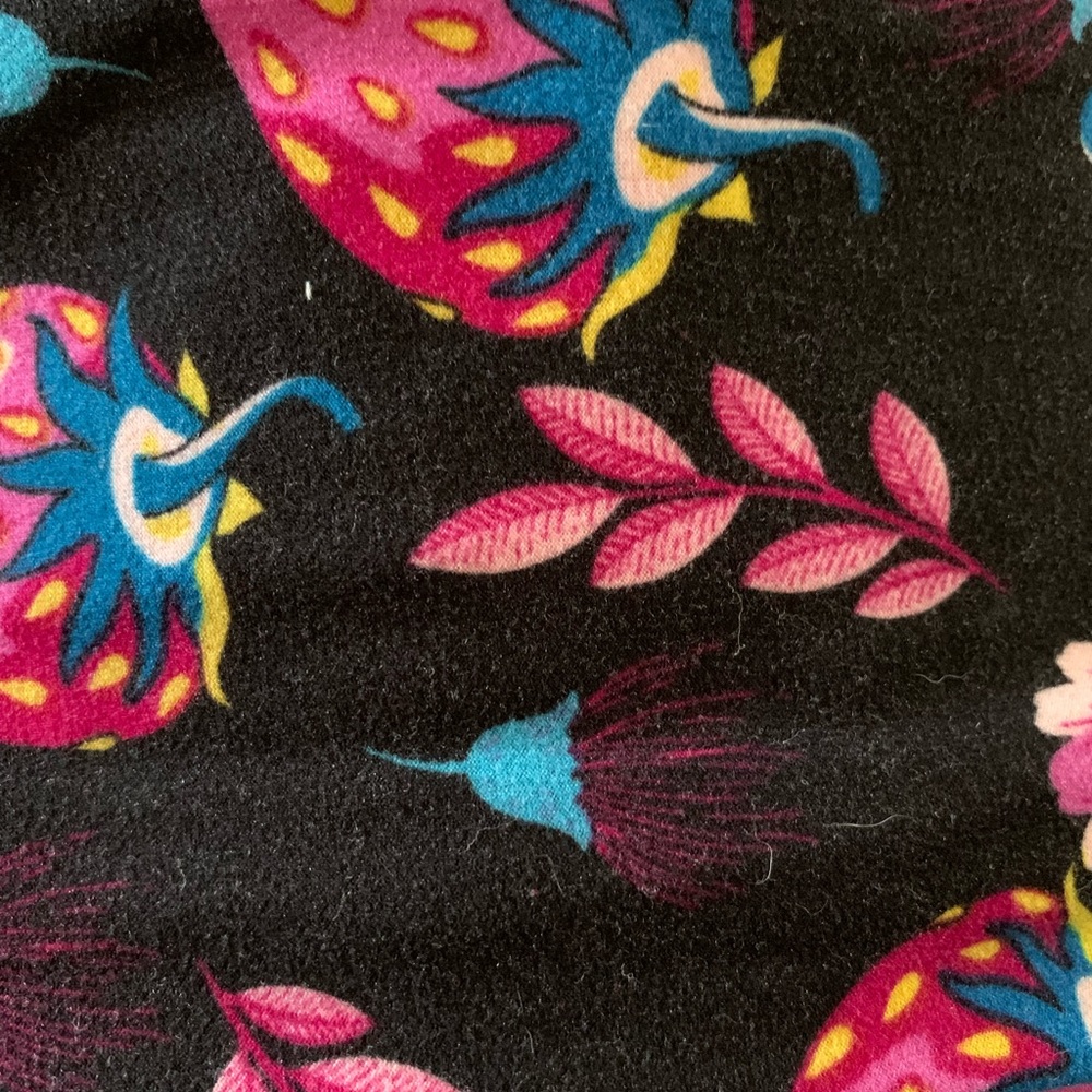 Strawberry leggings